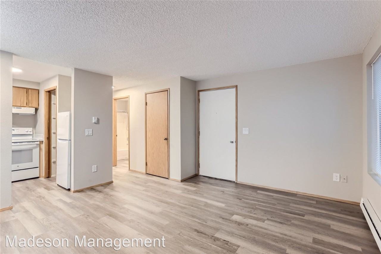 7920 168th Ave Ne - Photo 3 of 11