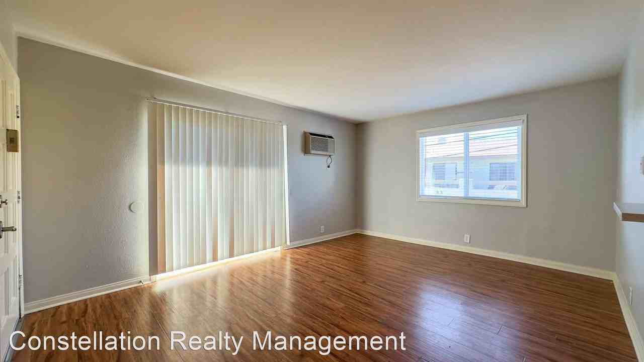 4580 Illinois Street - Photo 3 of 33