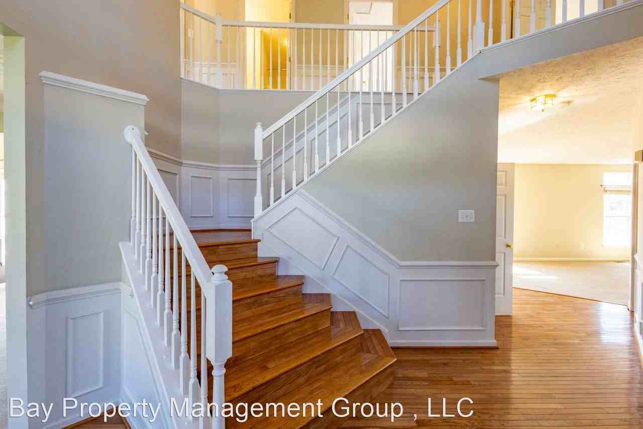 305 Woltham Ct - Photo 2 of 50