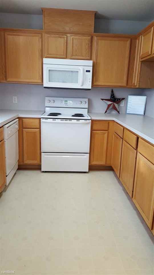 Sun Meadow Duplex - Photo 3 of 17