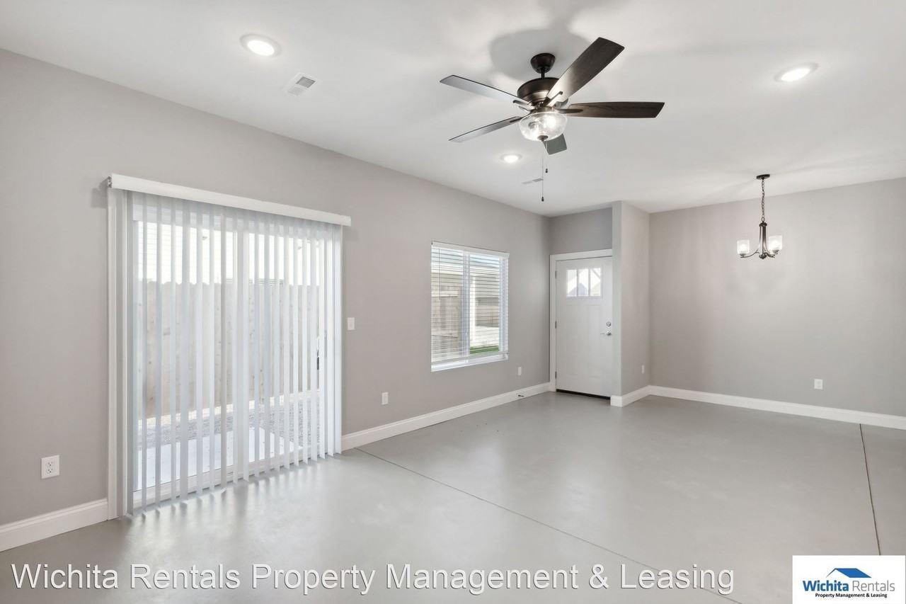 1010 - 1012 W. 55th St. S. - Photo 2 of 15