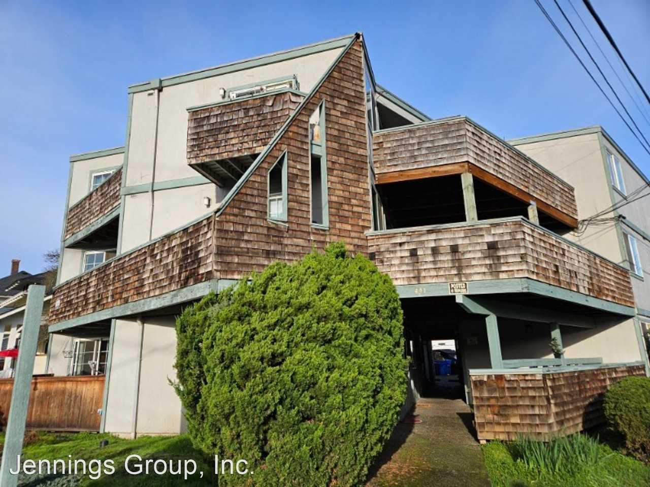 Cedarwood Quads 441 East 17th Ave. Apartments in Cal Young, Eugene, OR