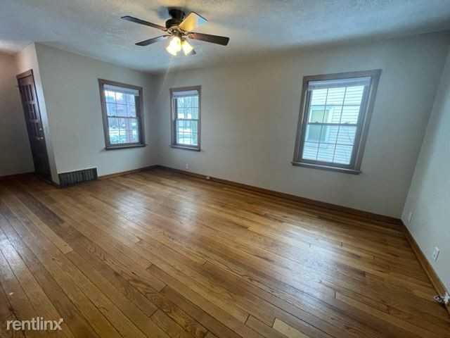 637 Edison Ave - Photo 3 of 11