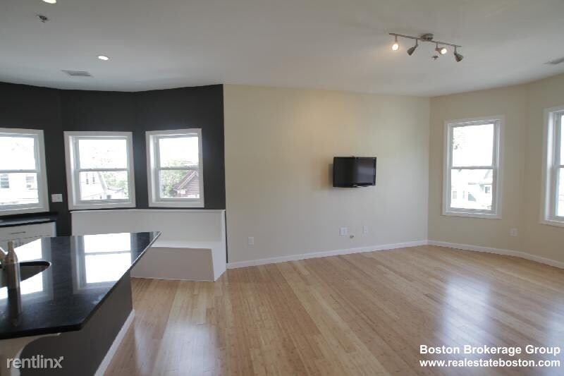 102 Chester St - Photo 3 of 8