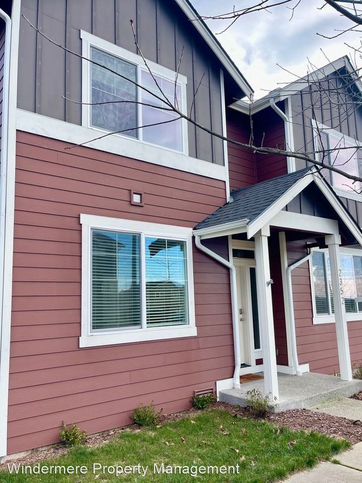 2352 Yulan Walk - Photo 2 of 38