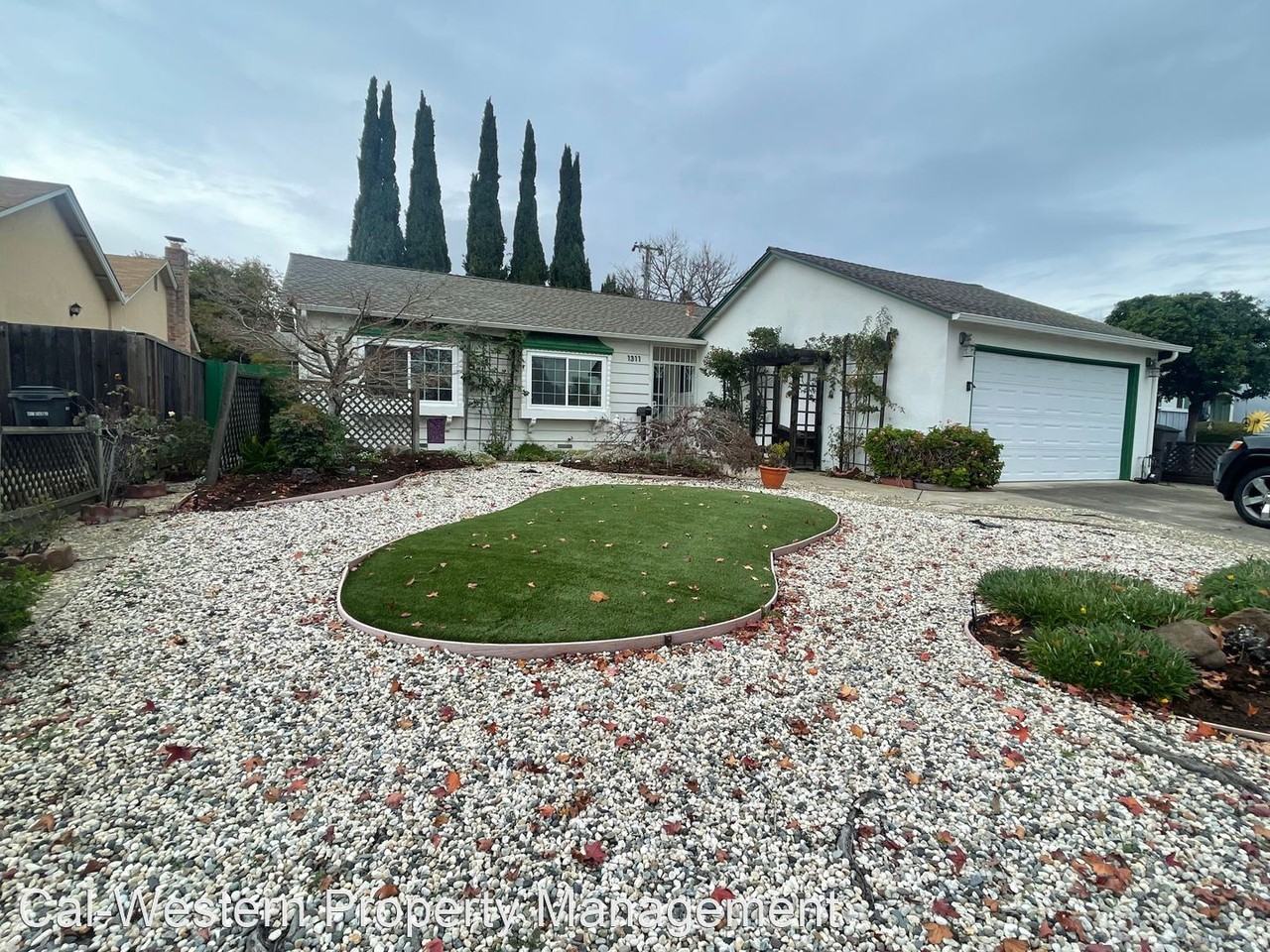 1311 Gay Ave - Photo 2 of 15