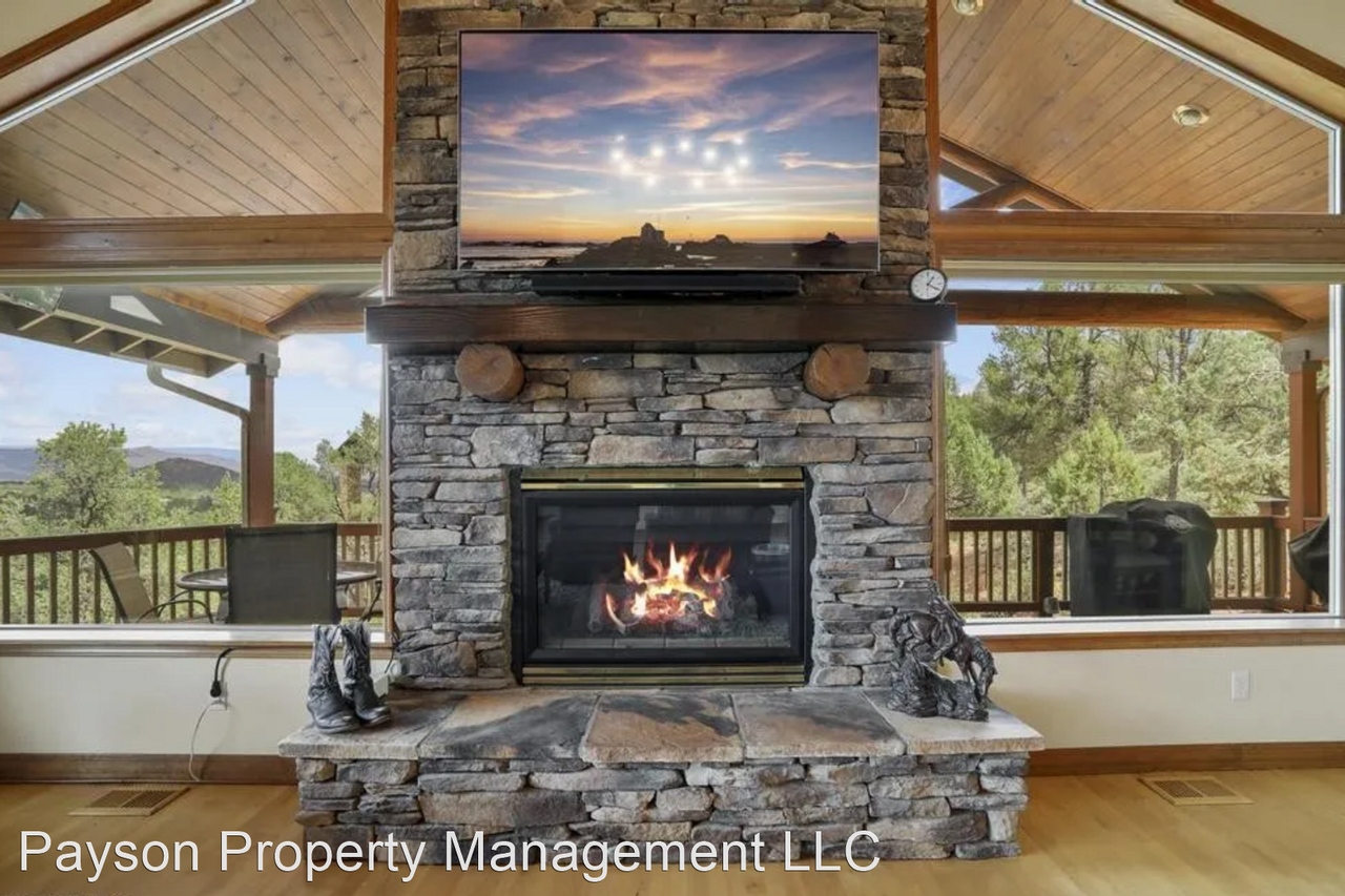 1115 S Cypress Cir - Photo 2 of 26