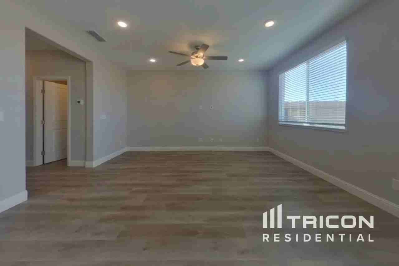 2568 Gold Brook St - Photo 2 of 21