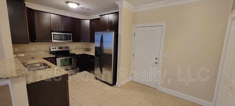 960 Perry St #207 - Photo 2 of 18