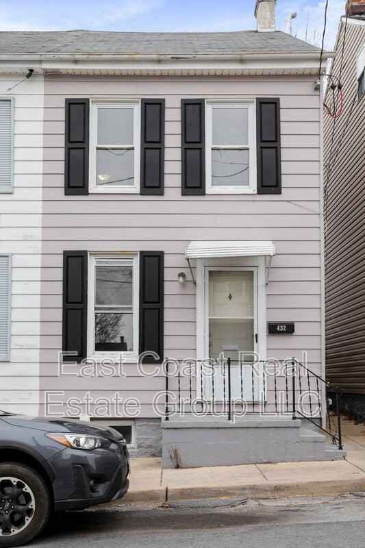 432 Mechanic St - Photo 2 of 25