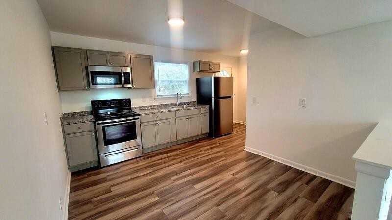 1518 W Clara Dr - Photo 4 of 15