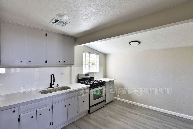 1803A N 25th Pl - Photo 5 of 13