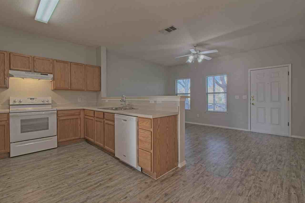 1102 E 3rd St - Photo 5 of 39