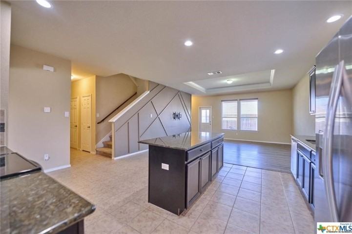 211 W Orion Dr - Photo 4 of 22