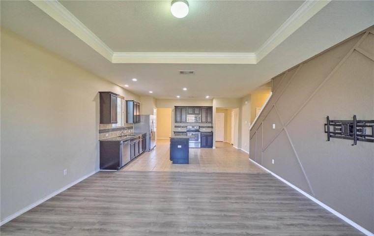 211 W Orion Dr - Photo 6 of 22