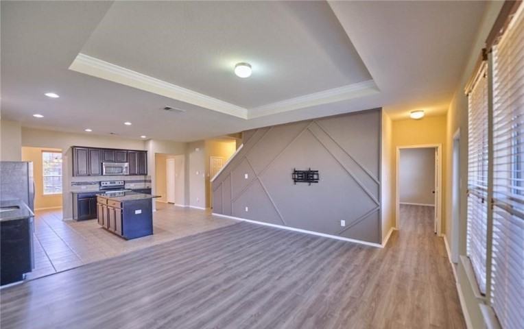 211 W Orion Dr - Photo 7 of 22