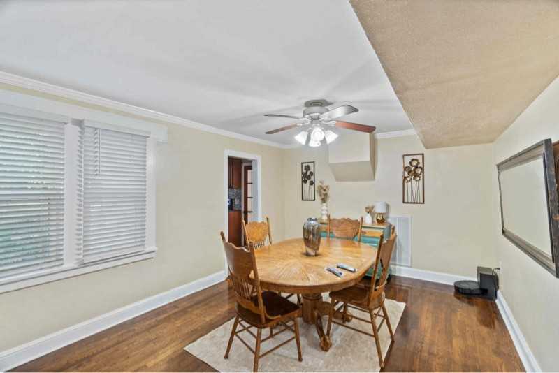 317 Sterling St - Photo 3 of 15