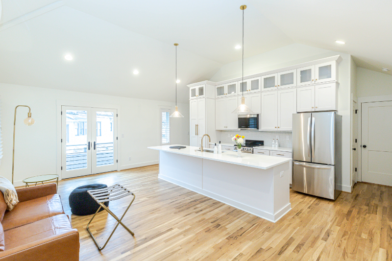 2213B Belmont Blvd - Photo 2 of 21