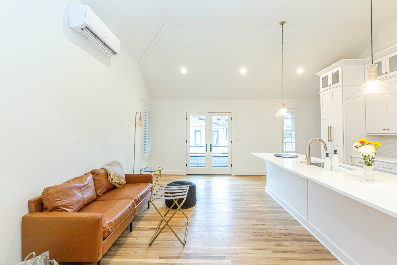 2213B Belmont Blvd - Photo 3 of 21