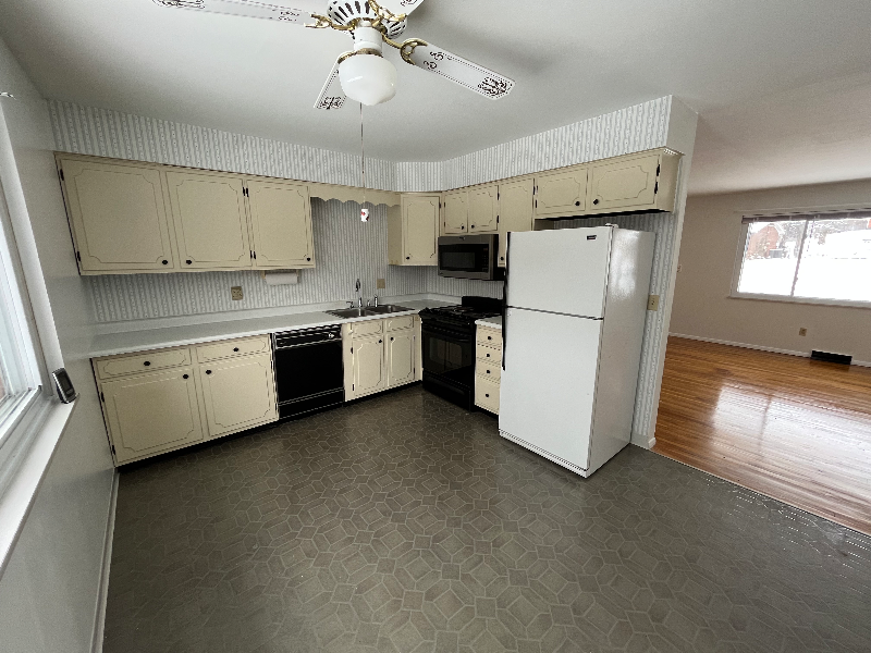 3417 Cherry Tree Ln - Photo 2 of 19