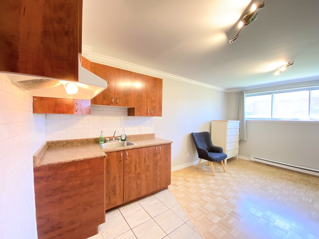 2065 Avenue 52e, Montréal, QC H1A 4L7, CAN 4 unit Rentals Zumper