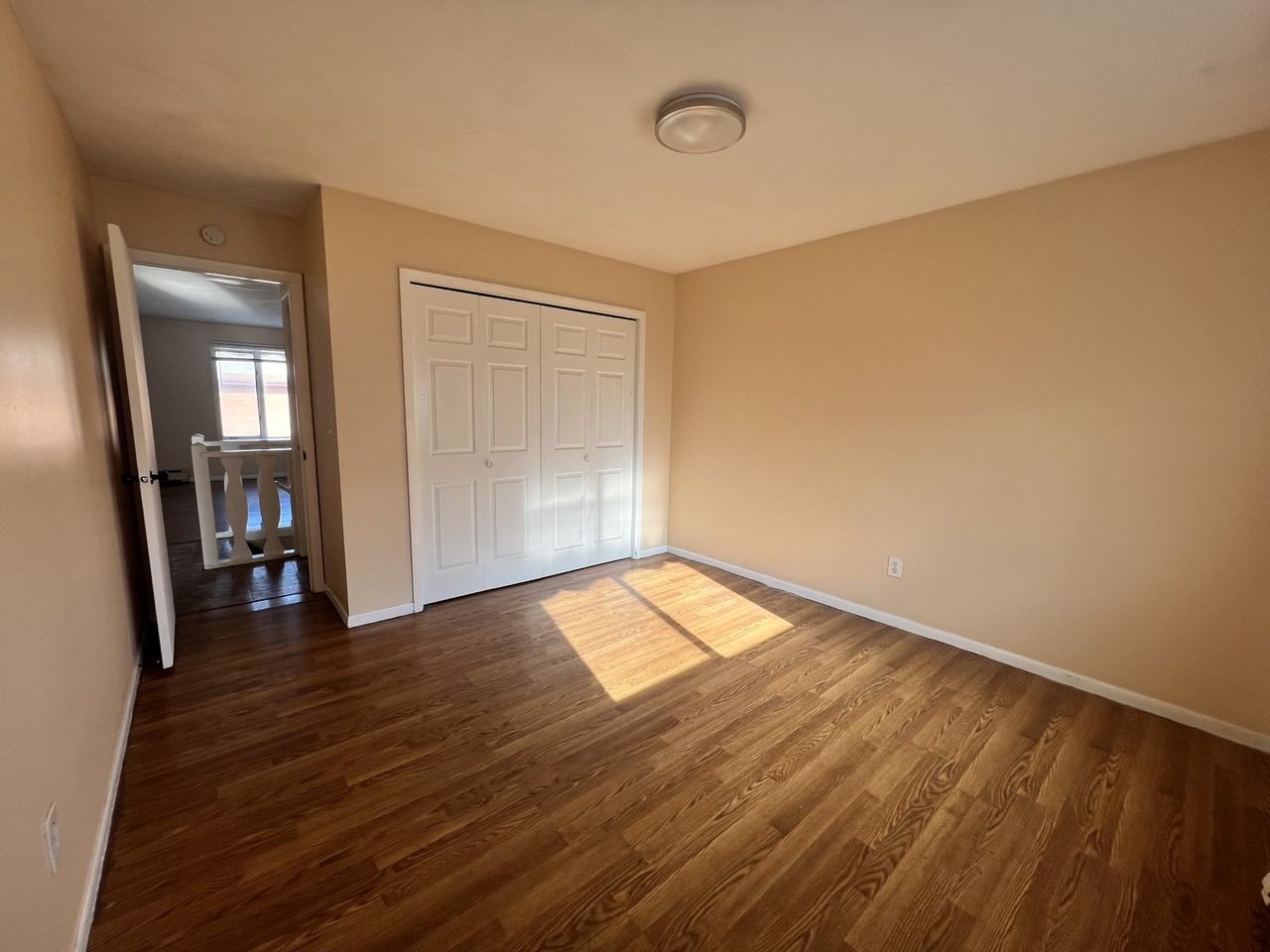 950 5th St #D - Photo 3 of 10