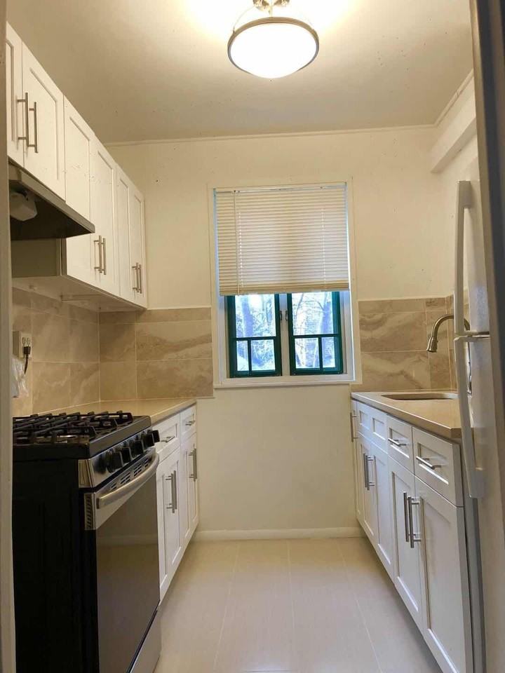 1505 Metropolitan Ave #2D - Photo 3 of 7