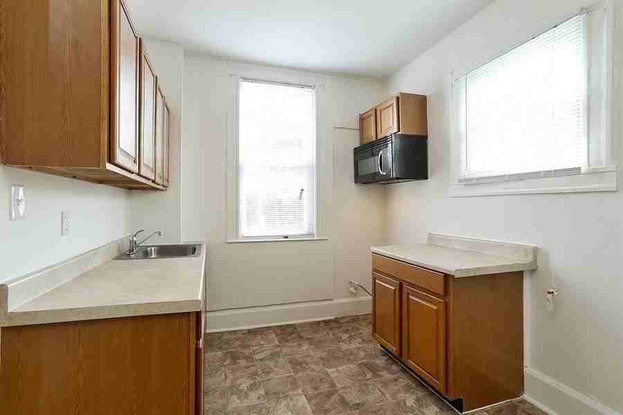 2826 Windsor Ave - Photo 2 of 10