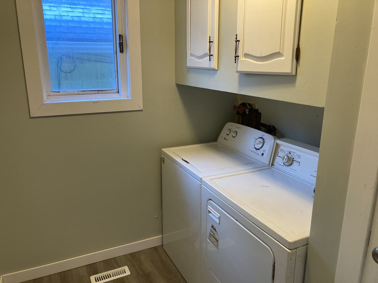 313 Avenue J South - Photo 2 of 11