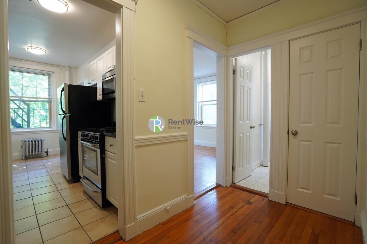 1850 Commonwealth Ave #36 - Photo 3 of 35