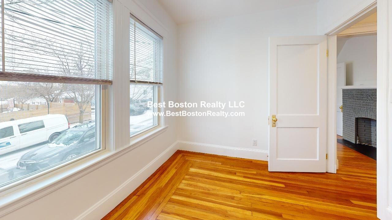 58 Wilbur St #1 - Photo 5 of 11