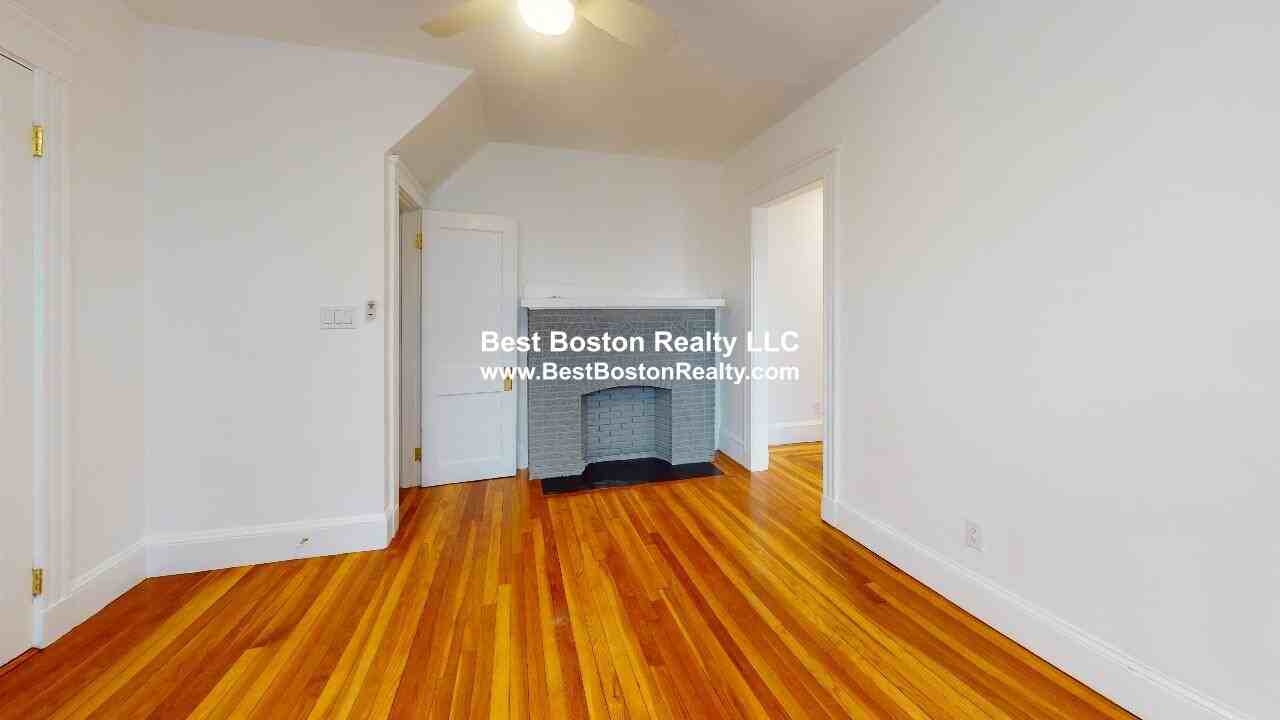 58 Wilbur St #1 - Photo 7 of 11