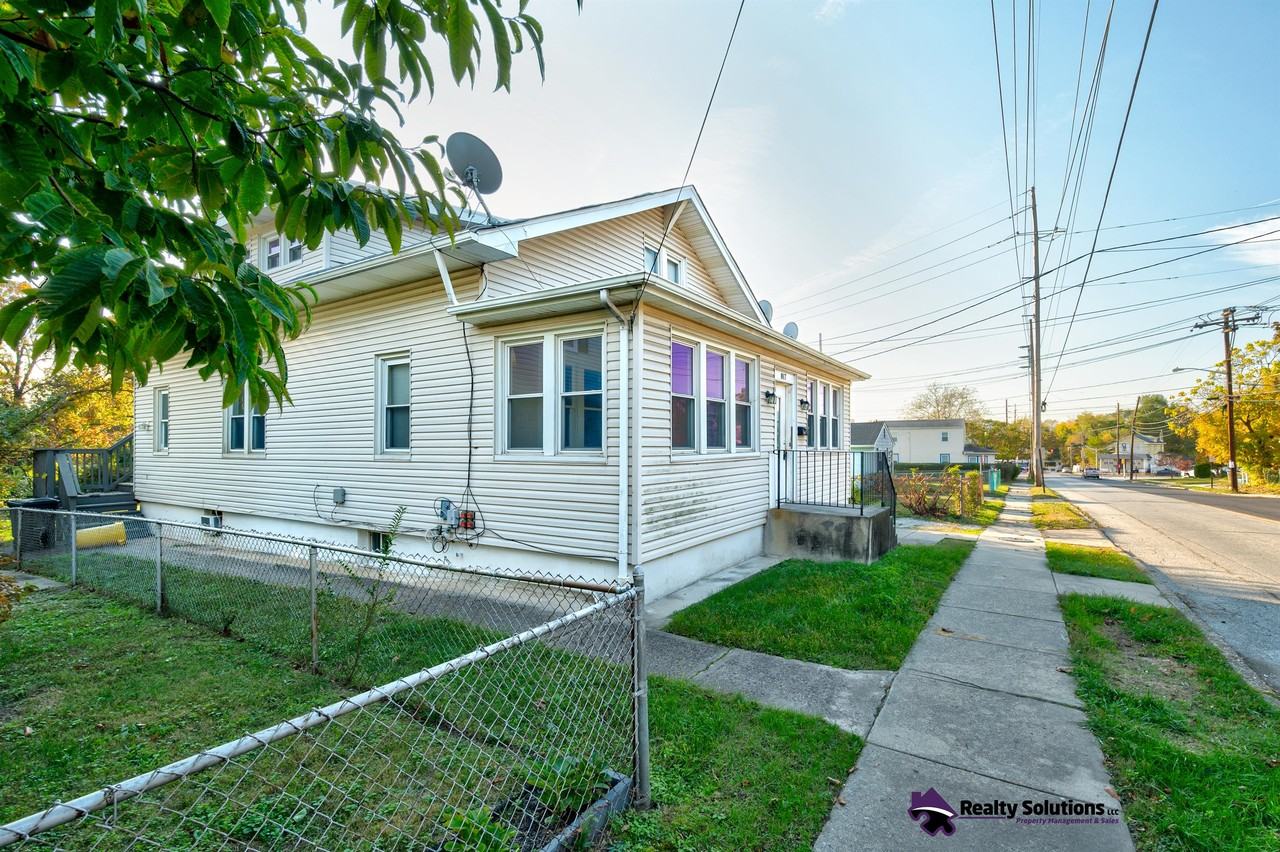 817 Union Ave #A - Photo 3 of 22