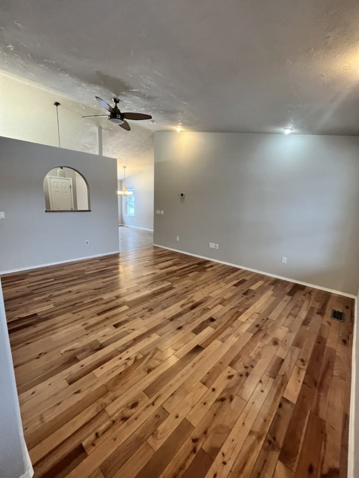 515 Sawtooth St #1 - Photo 5 of 34