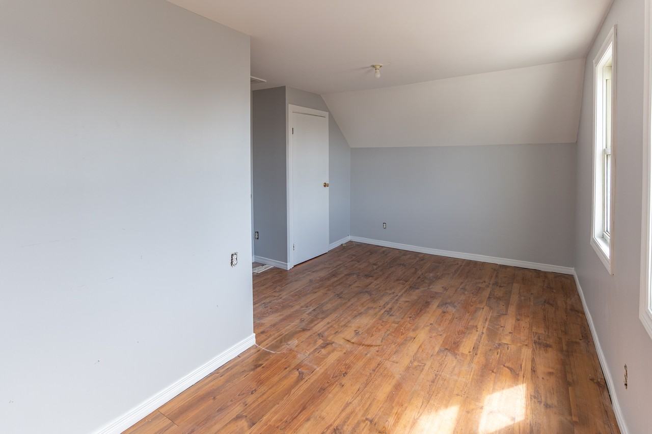 521 Douglas St Sault Ste. Marie, ON P6C 1T5 - Photo 3 of 9