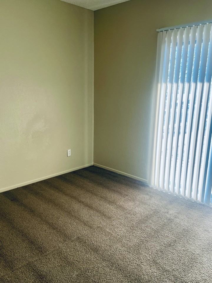 2846 E Kathleen Rd #103 - Photo 5 of 11