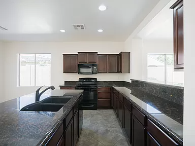 16958 W Rio Vista Ln - Photo 4 of 22