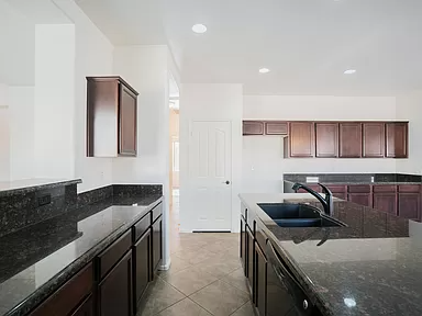 16958 W Rio Vista Ln - Photo 5 of 22