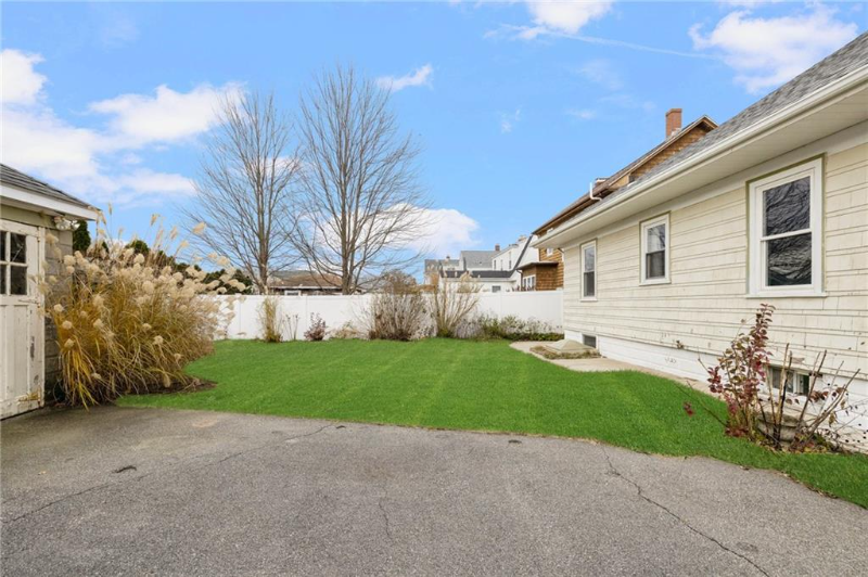 87 Grosvenor Ave - Photo 3 of 18