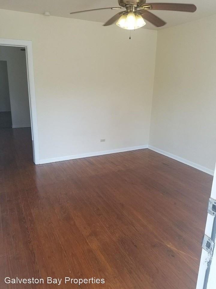 2608 Ave L - Photo 3 of 6