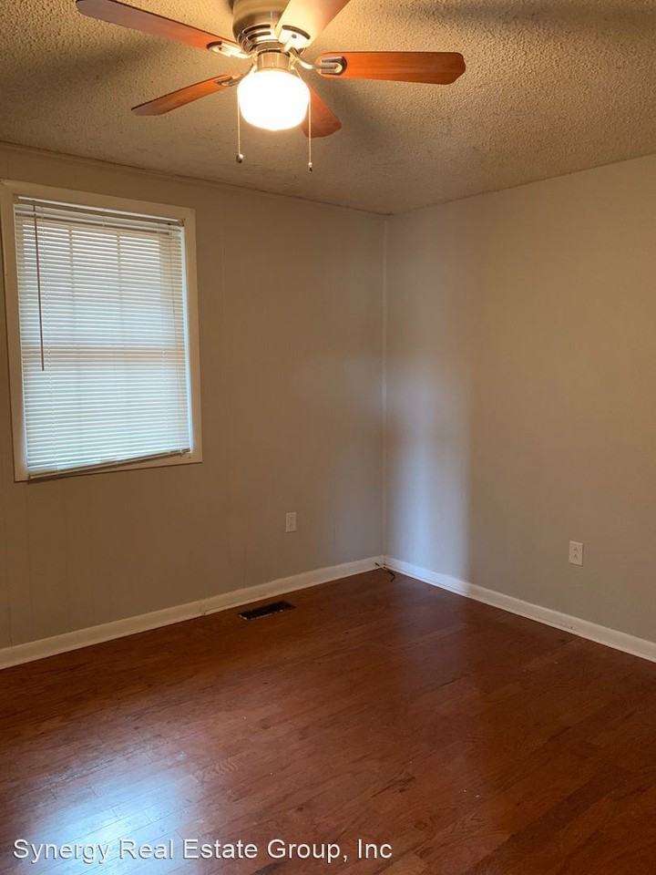 425 Cedarvalley Dr - Photo 3 of 6