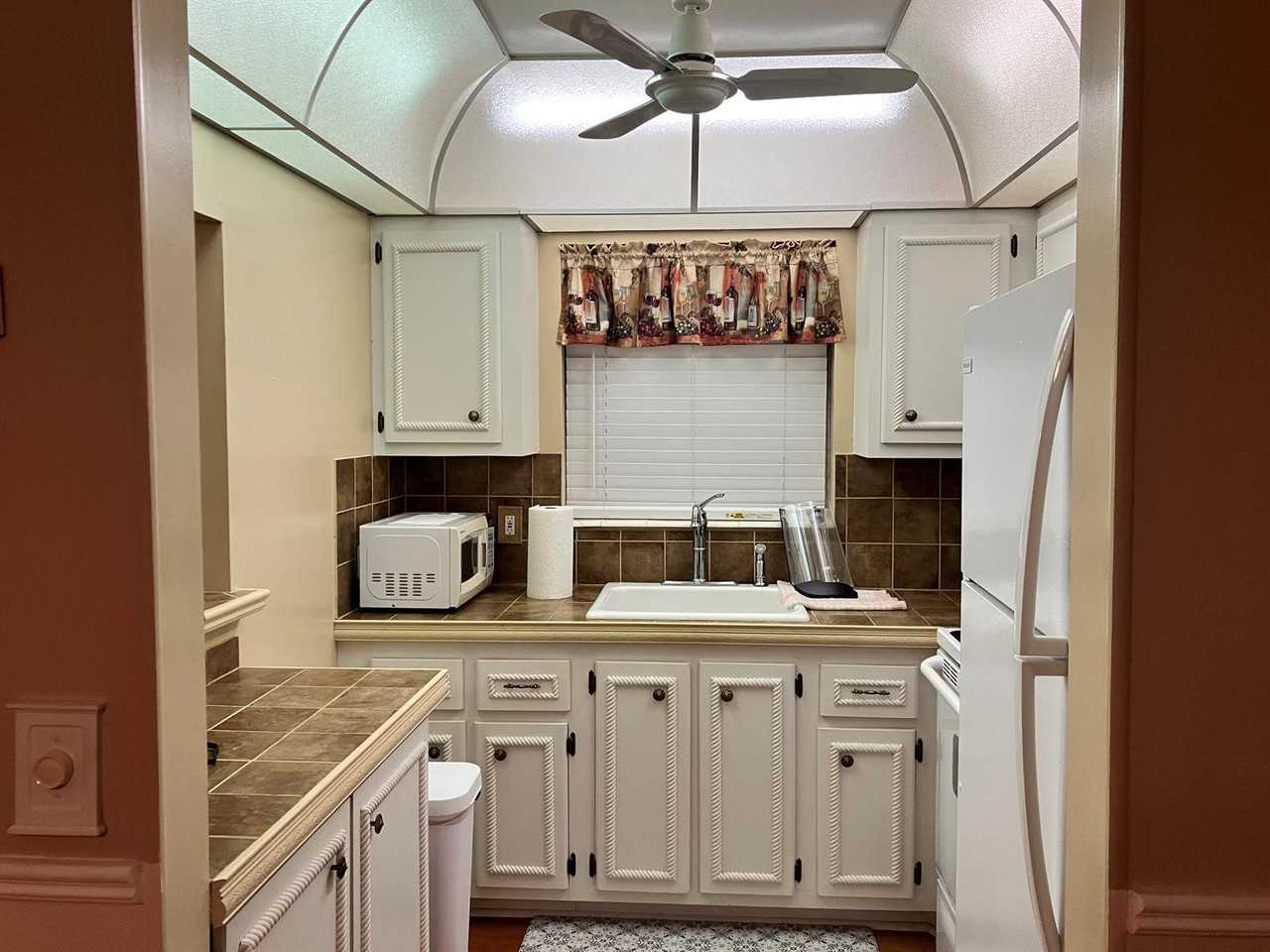 189 Camden H - Photo 3 of 8