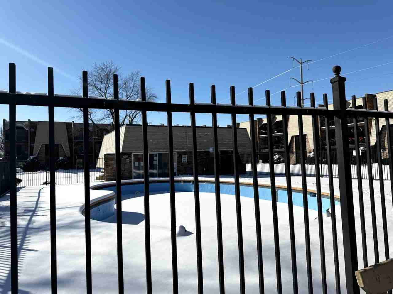 7302 Blackstone Ave - Photo 3 of 17