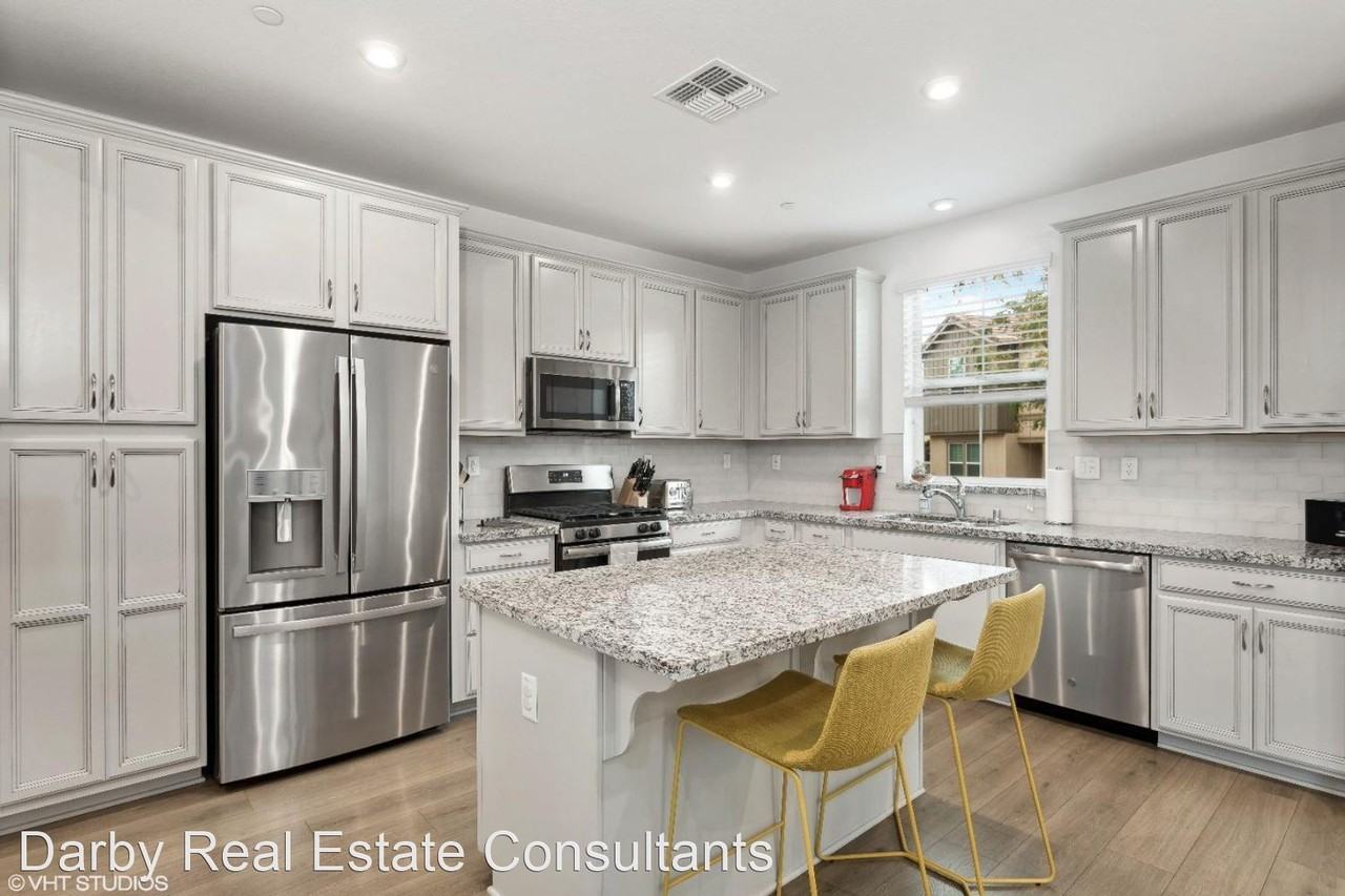 1217 Knox Way - Photo 2 of 24