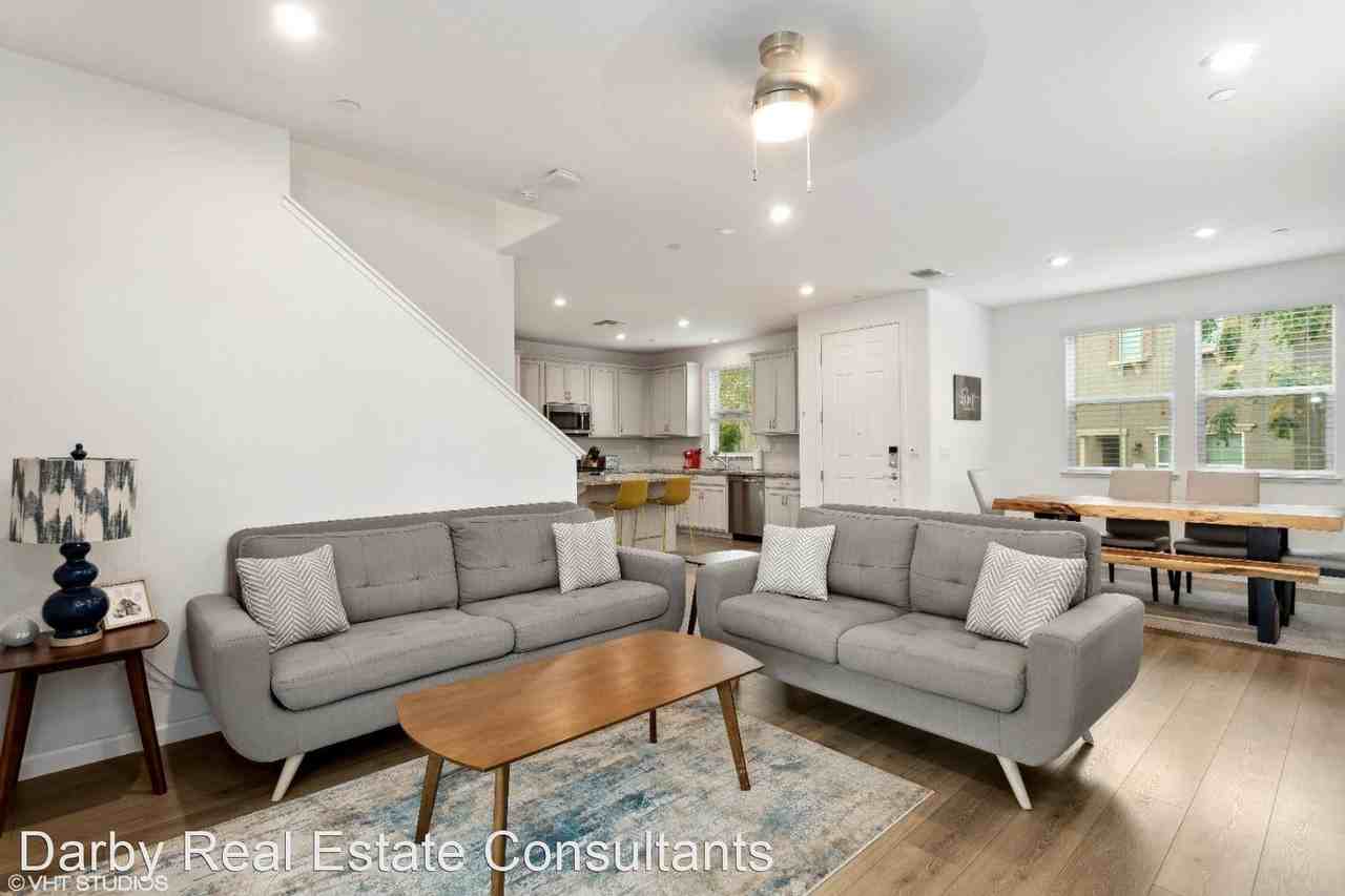 1217 Knox Way - Photo 3 of 24