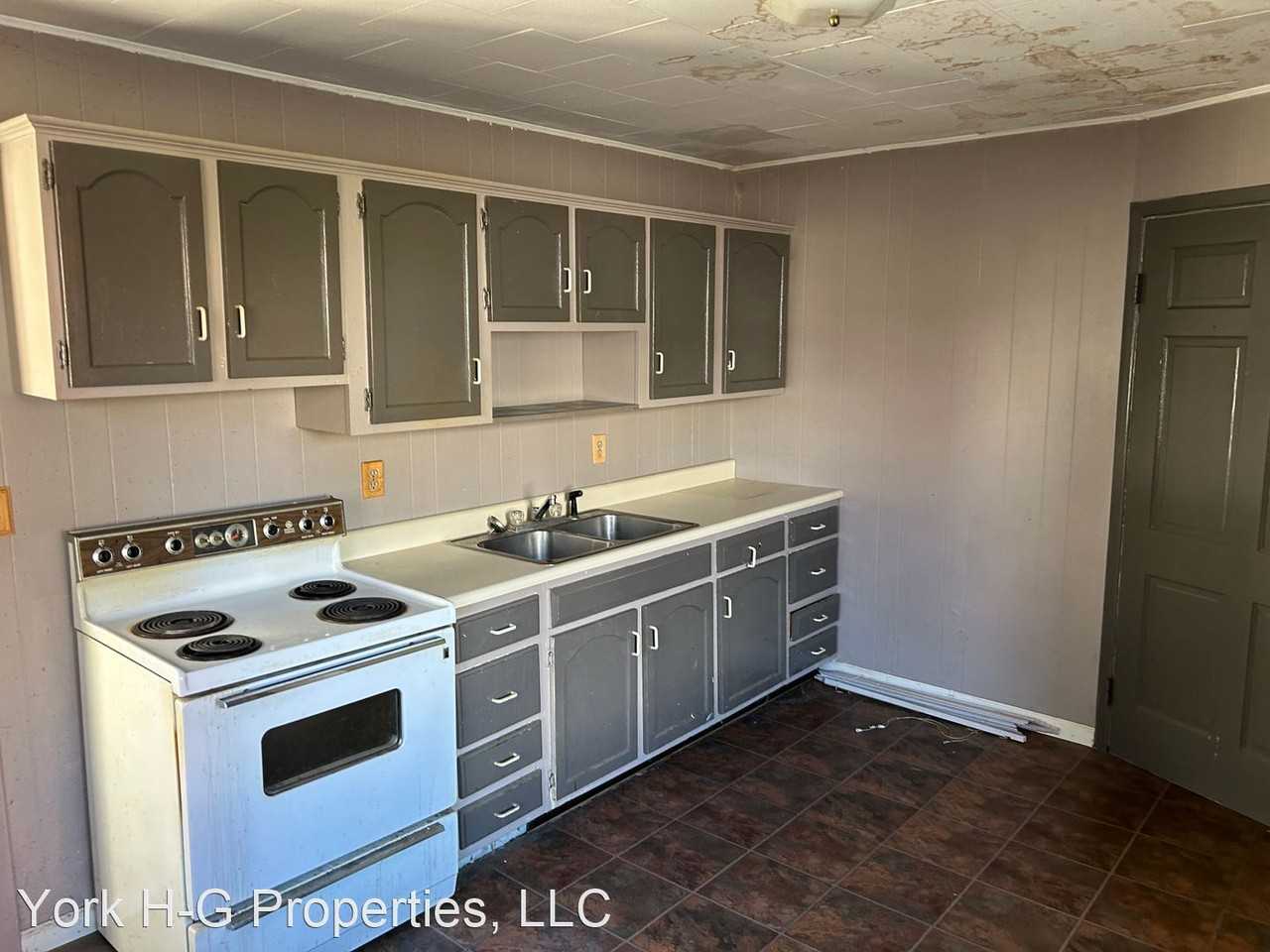 805 Front Street - Photo 2 of 7