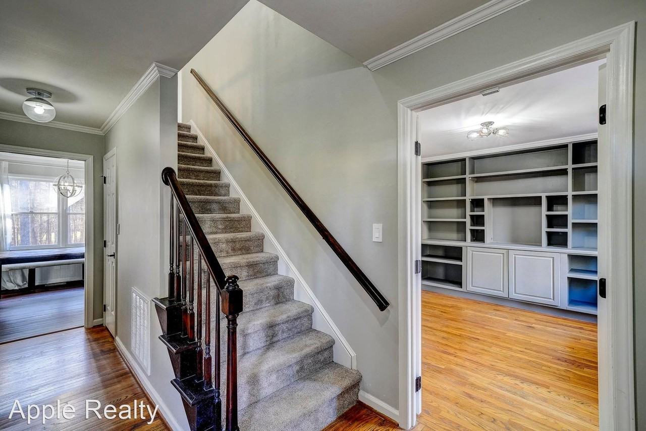 5608 Frenchmans Creek Dr - Photo 2 of 37