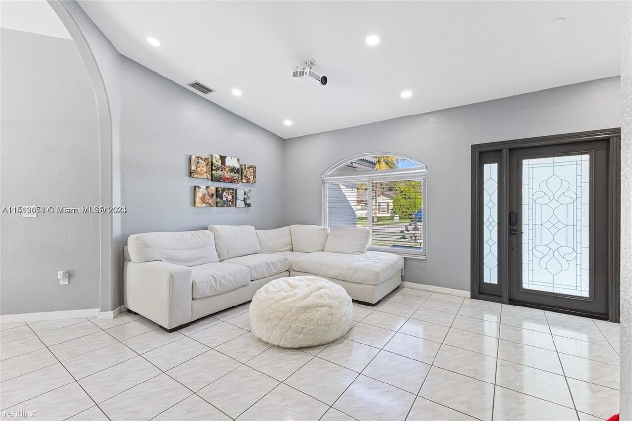 14830 Sw 172nd St - Photo 3 of 12