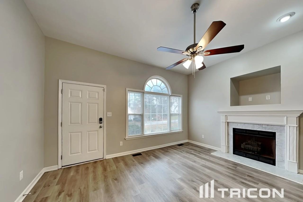 125 Torrington Ave - Photo 2 of 34