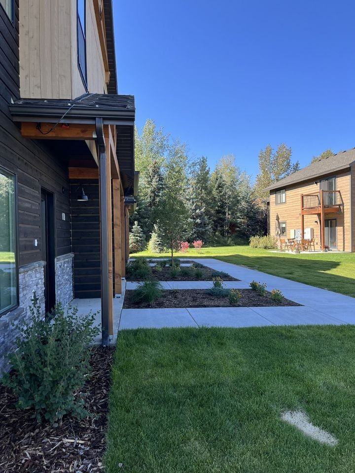 165 Lakewood Rd #203 - Photo 2 of 17